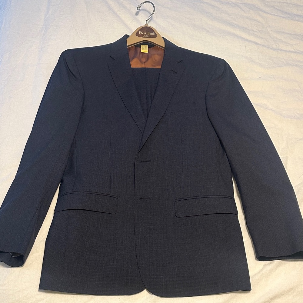 Jos. A. Bank Men's Dark Navy Suit
